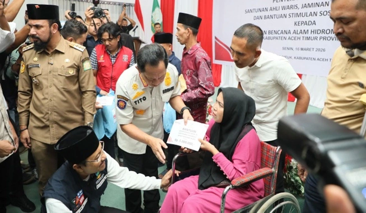 Gerak Cepat! Rp136 Miliar Bansos Disalurkan ke Korban Bencana Sumatera, Kasatgas Tito dan Mensos Turun Tangan