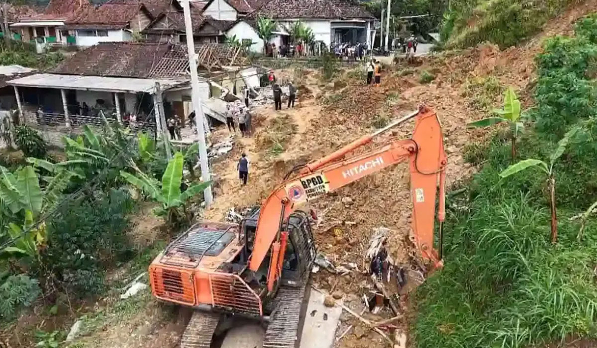 Waspada! Longsor Hantam Jalur Pudak–Pulung di Ponorogo, Pengendara Diminta Ekstra Hati-hati